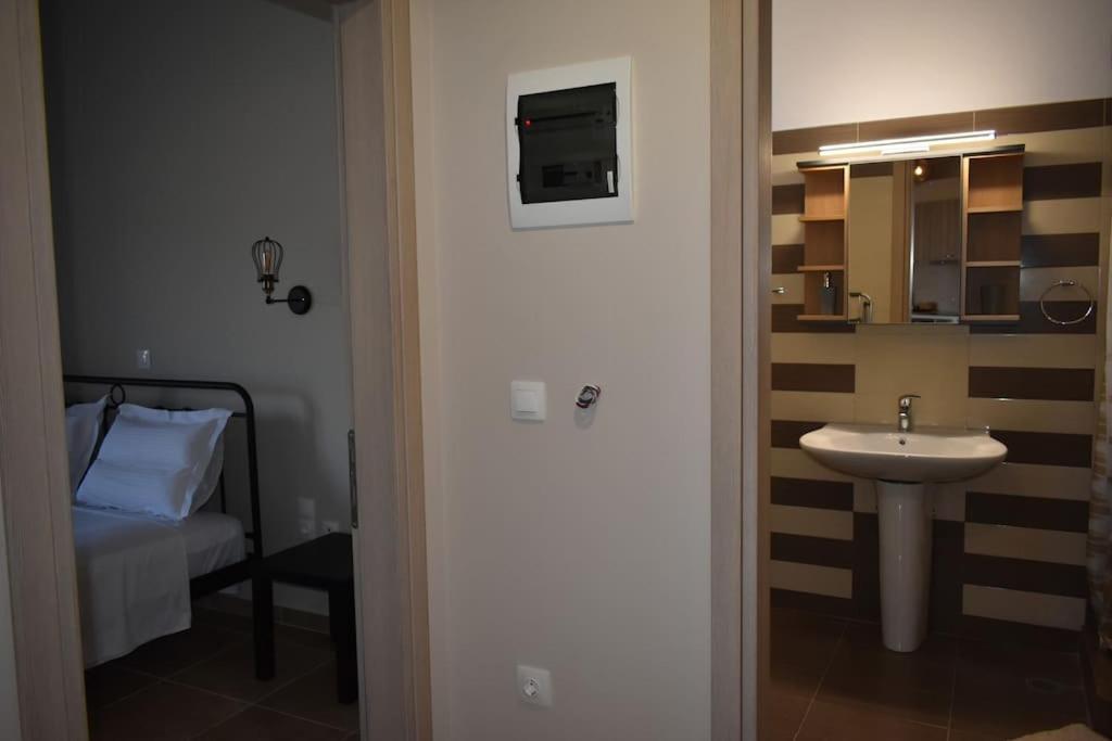 Smailis Apartment 2 Ligourio Luaran gambar